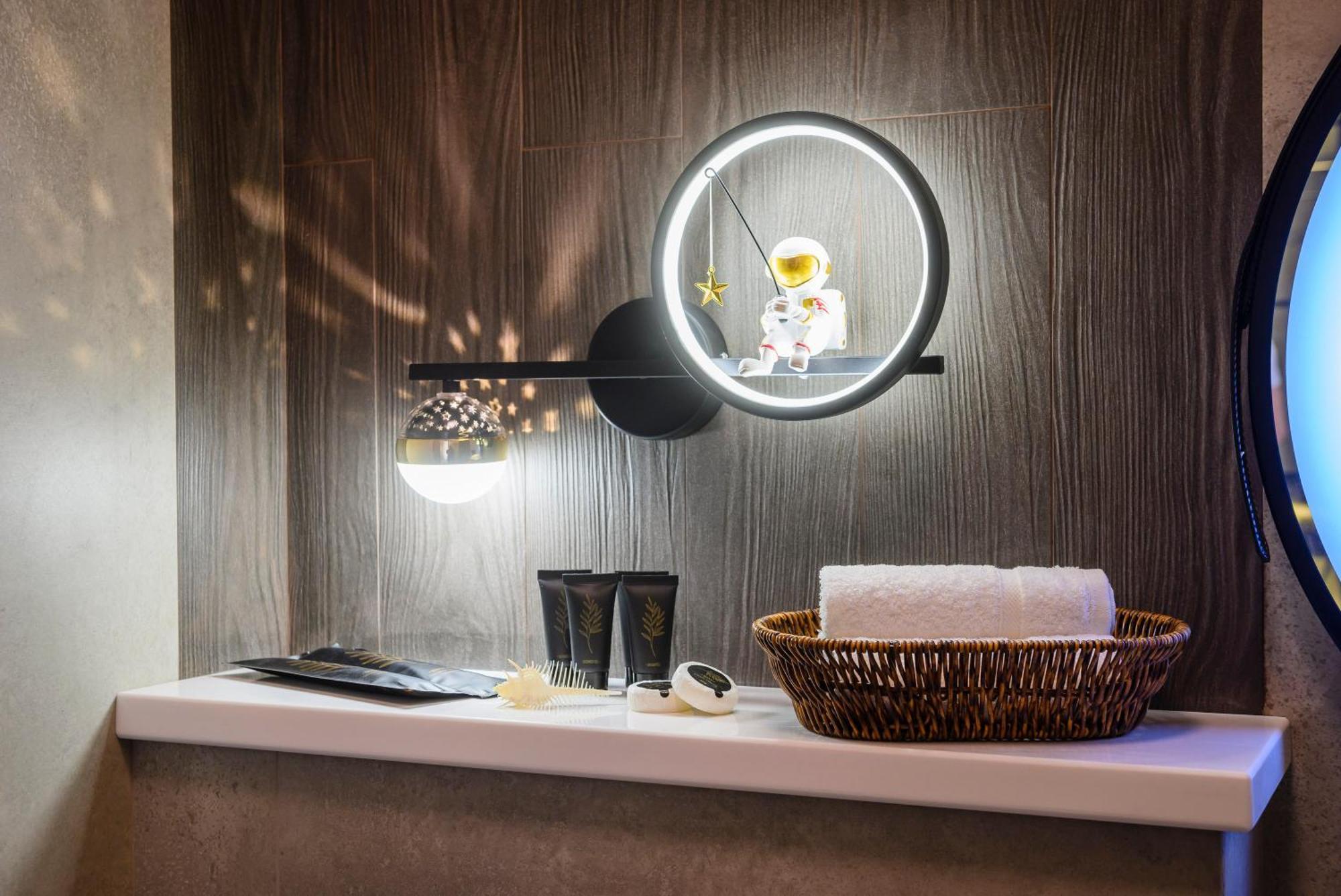 5 New Business-Class Apartments R-House Near Mega Alma-Ata Exteriör bild