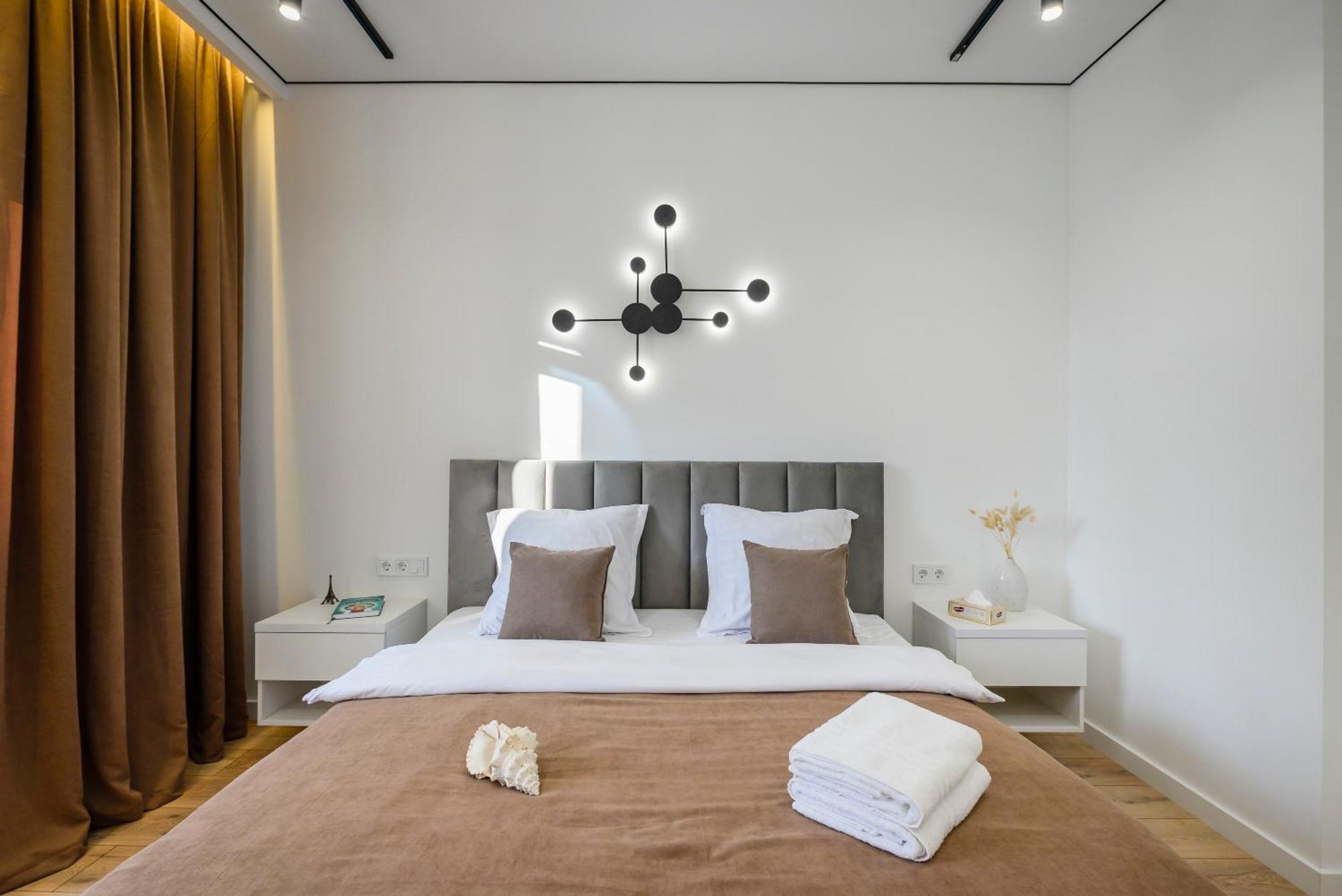 5 New Business-Class Apartments R-House Near Mega Alma-Ata Exteriör bild
